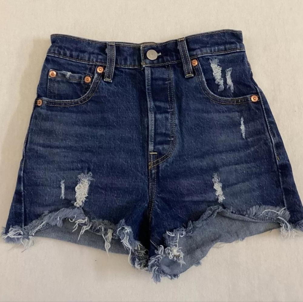 Levi Shorts size 23